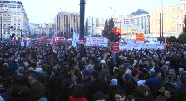 Από τη σημερινή συγκέντρωση στο Σύνταγμα. Φωτό ΕΑ.