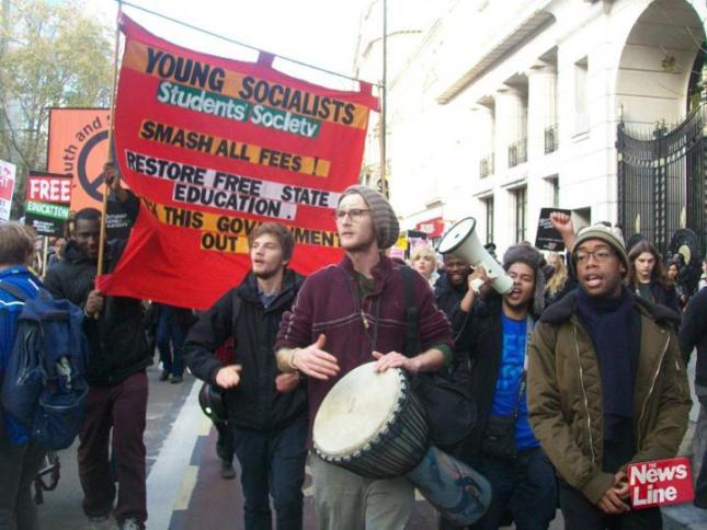 Από διαδήλωση των φοιτητών των Νέων Σοσιαλιστών στο Λονδίνο.  