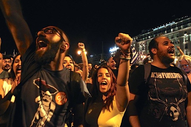 Από τη συγκέντρωση στο Σύνταγμα την Παρασκευή 3 Ιούλη 2015. . Φωτό Μάριος Λώλος.