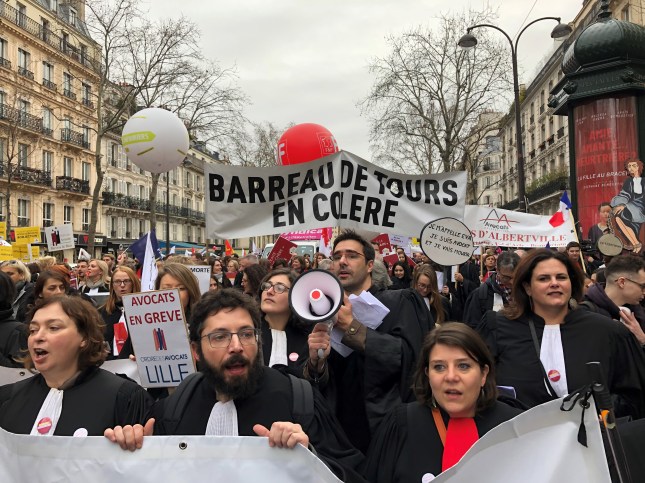 27af8e9bfaa50281bec194d4a56bd1e69e54f9fa2667b4bf0e5848636b58645d