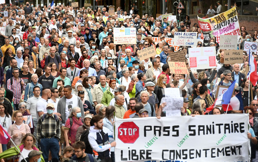 Από τη μαζική διαδήλωση στην πόλη Άλμπι το περασμένο Σάββατο. Φωτό Maria Pierre VOLLE